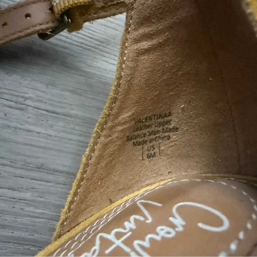 Crown Vintage Suede Mustard Yellow Heels Sz 6M - Picture 5 of 5